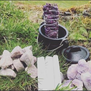 Triple Moon Cast Iron Cauldron, Amethyst, Sage Kit